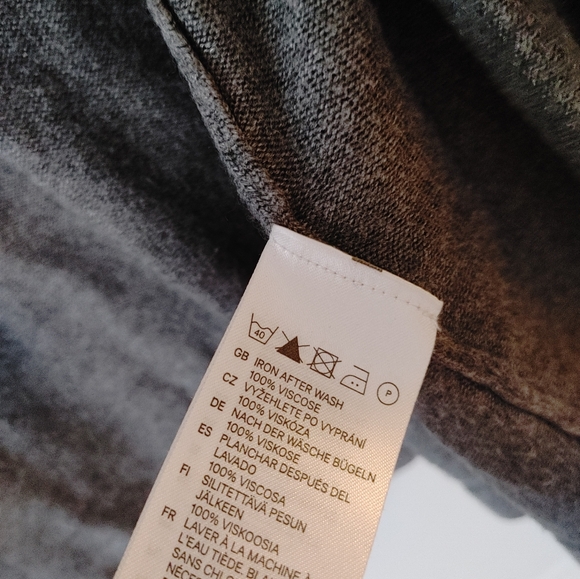 🩷H&M Grey Ribbed Cardigan ~ Size L - Picture 4 of 4